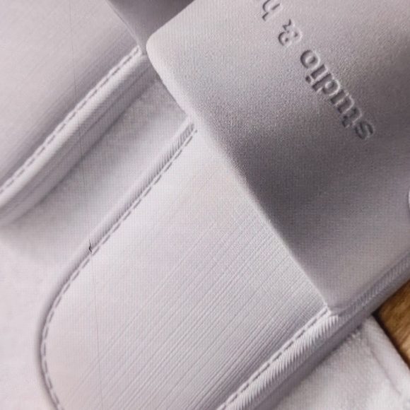 Slippers for Women and Men Quick Drying Slide Sandal (used) - Picture 3 of 4